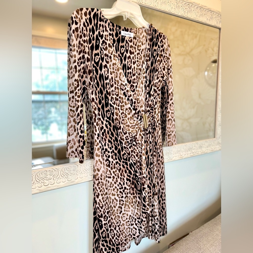 NWOT Calvin Klein Leopard Wrap Dress w/ Side Gold Accent, 3/4 Length Sleeves, S - Picture 3 of 13